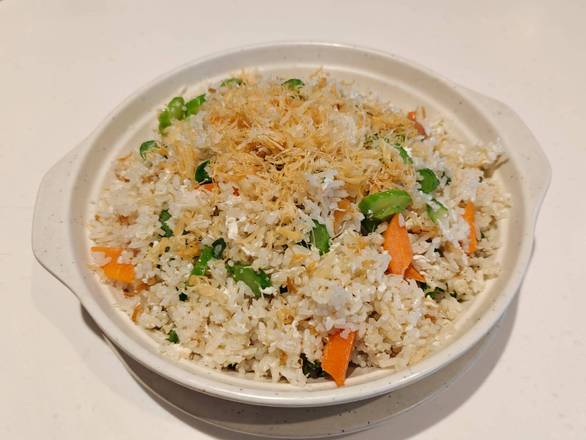 Dried Scallop & Egg White Fried Rice 瑤柱蛋白炒飯